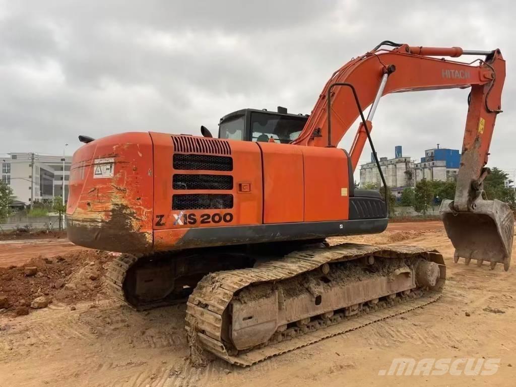 Hitachi ZX 200 حفارات زحافة