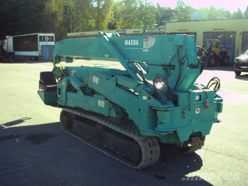 Maeda MC 405 CRME رافعات مجنزرة