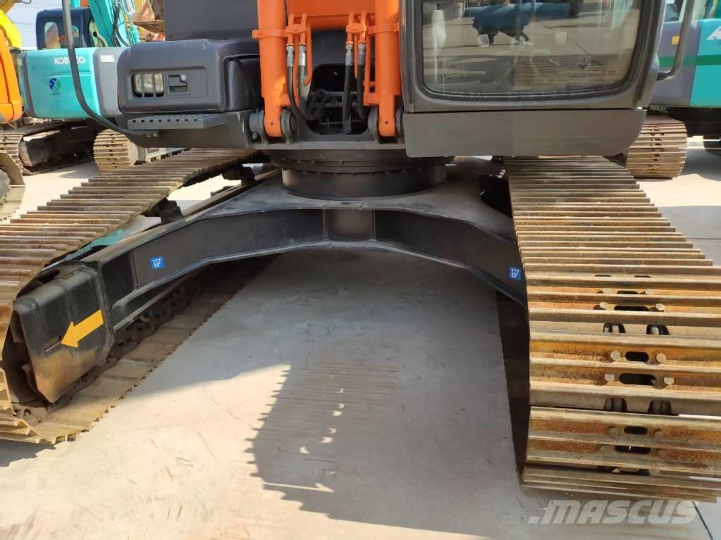 Hitachi Zaxis 210 حفارات زحافة