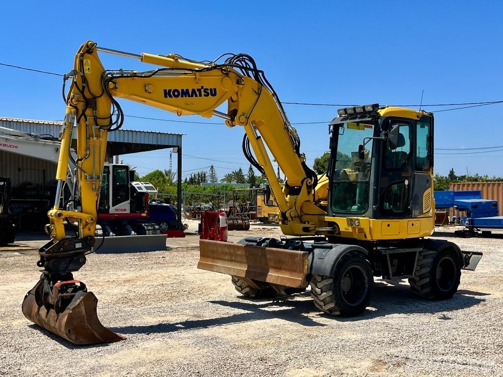 Komatsu PW 98 MR حفارات بعجل