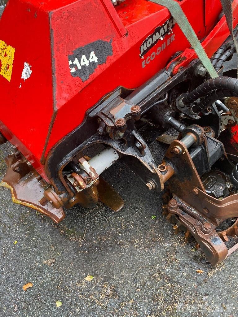 Komatsu C144 رؤوس حصادات