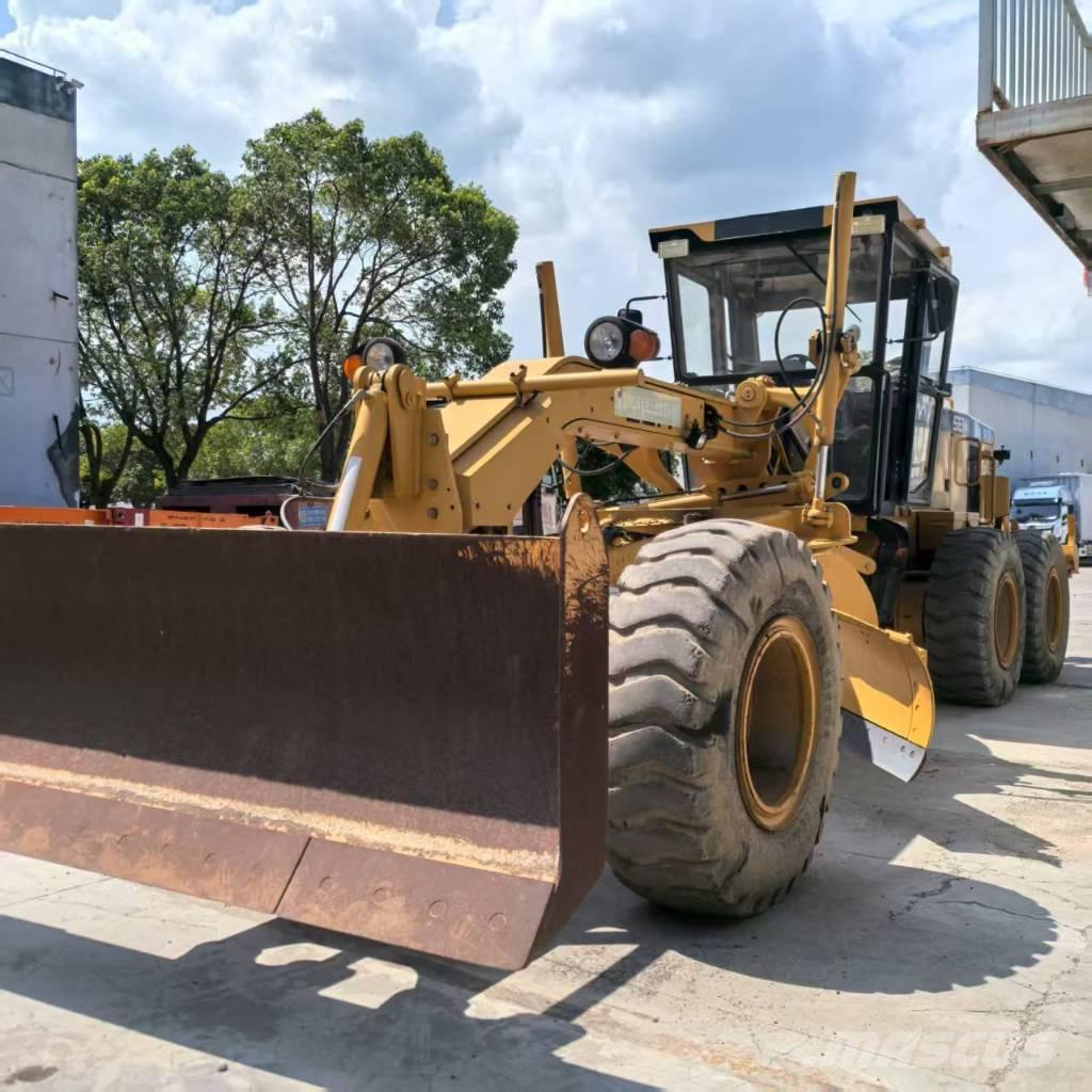 SEM 919 معدات تمهيد الطرق