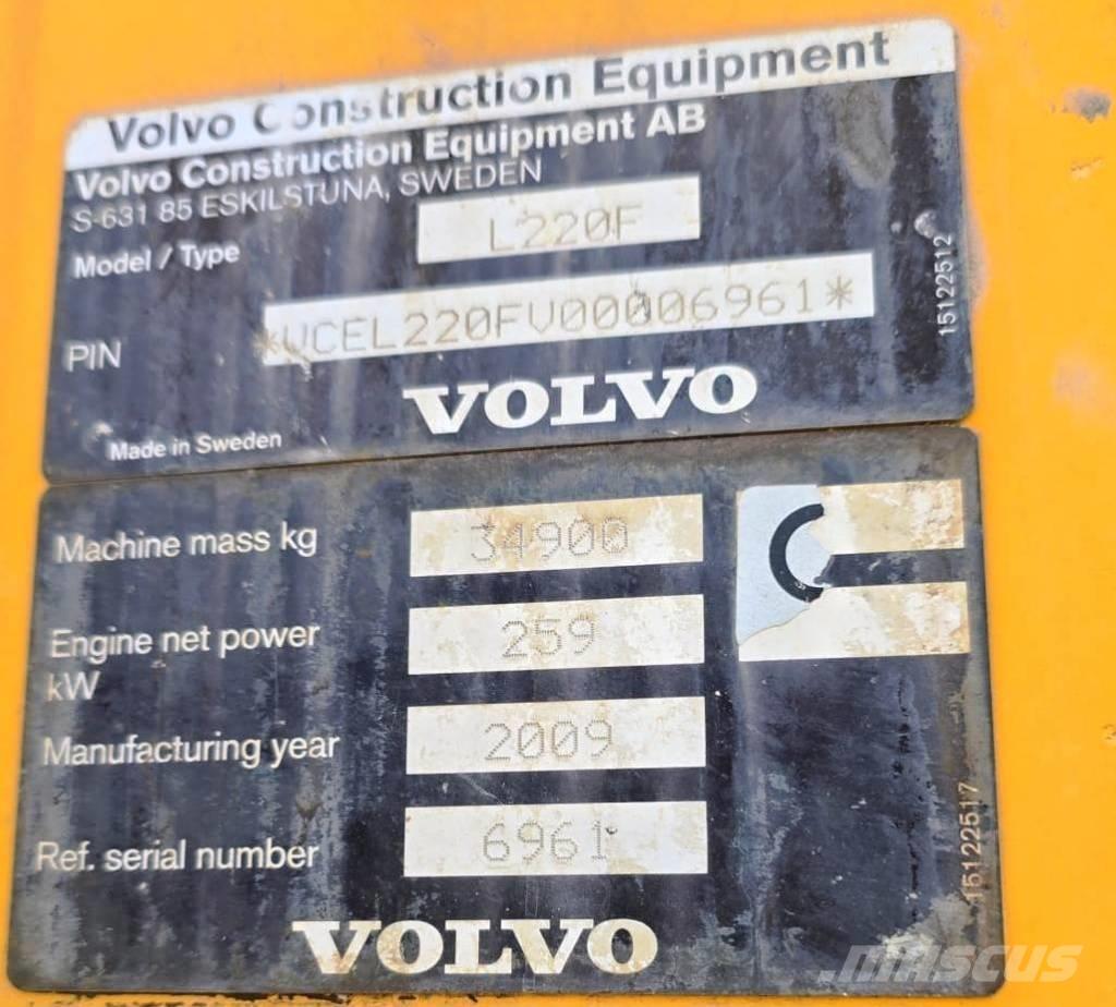 Volvo L 220 F لوادر بعجل