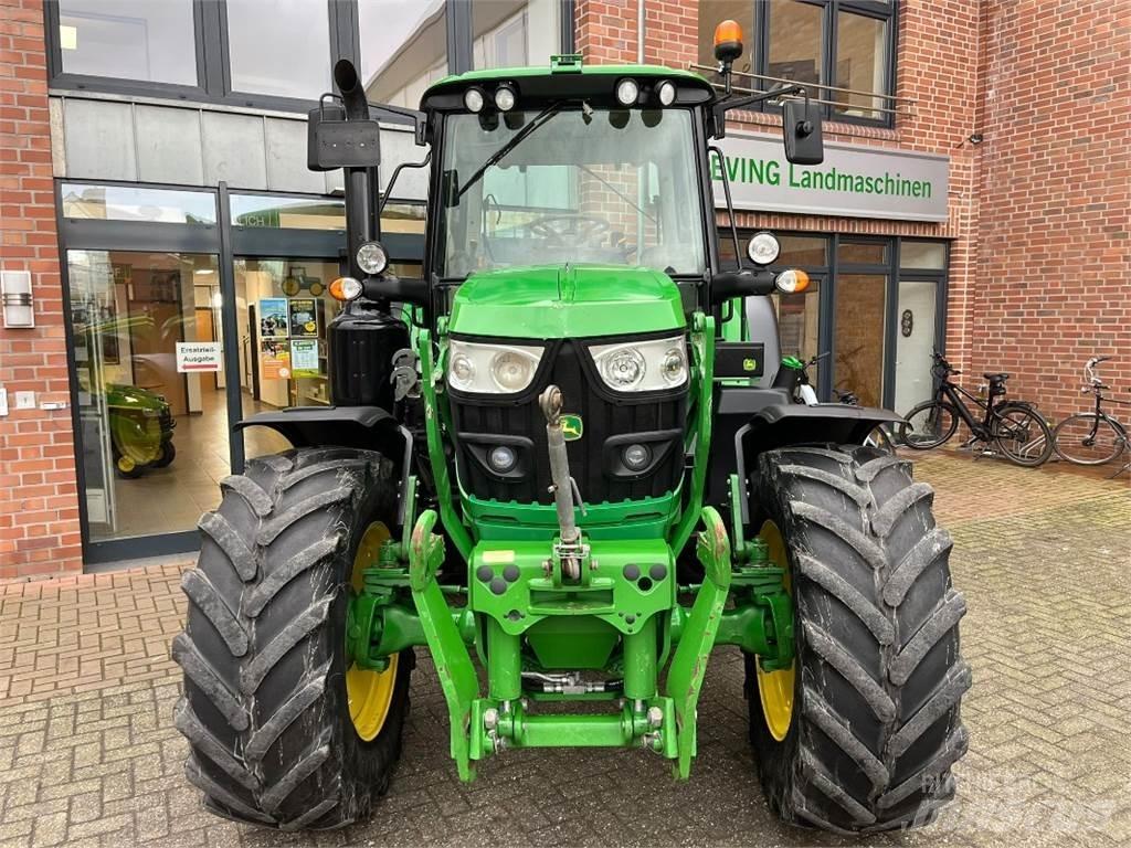 John Deere 6110 M الجرارات