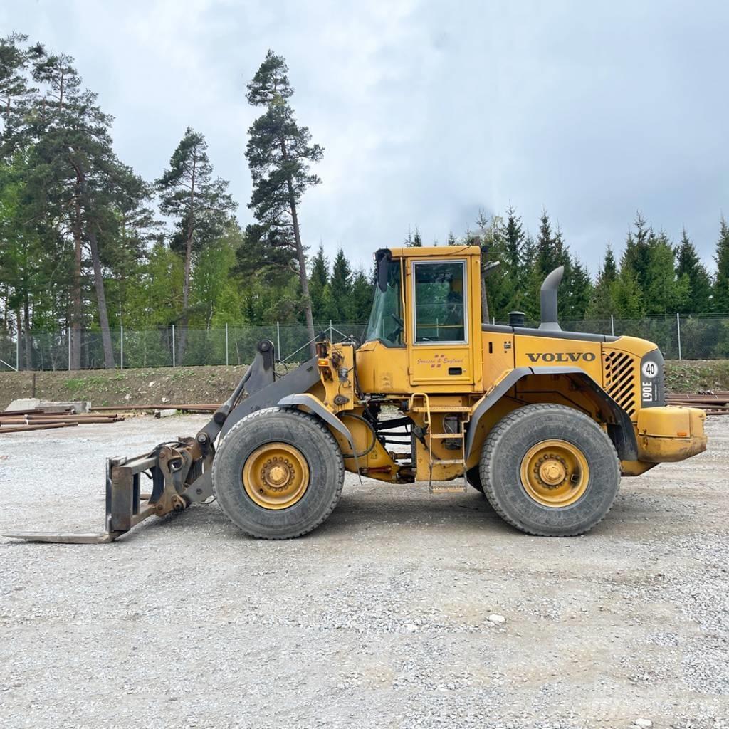 Volvo L 90 E لوادر بعجل