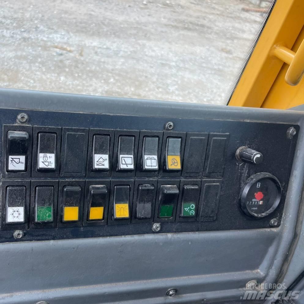 Volvo L 90 E لوادر بعجل