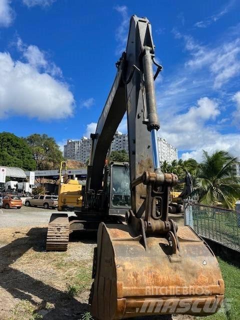 Volvo EC 220 DL حفارات زحافة