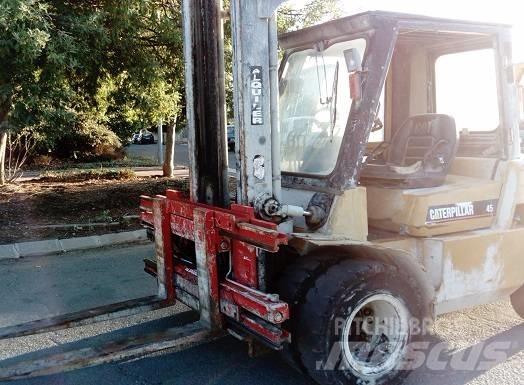 CAT DP 45 K شاحنات الديزل