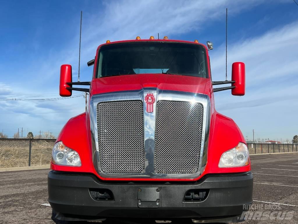 Kenworth T 680 وحدات الجر