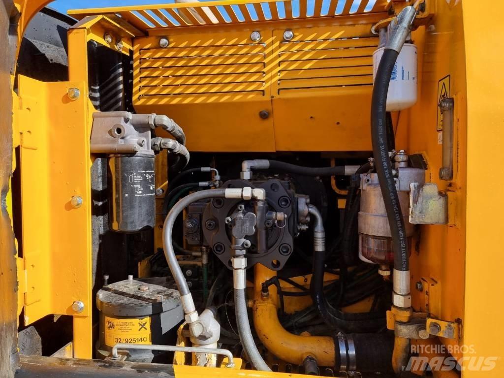 JCB JS 200 LC حفارات زحافة