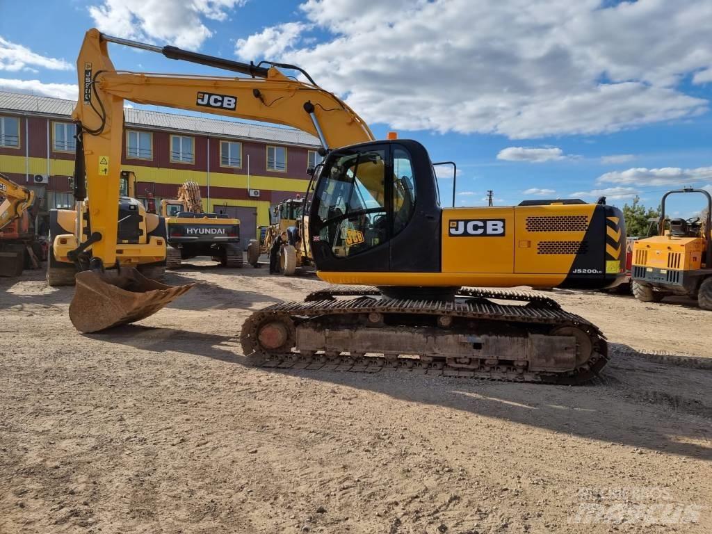 JCB JS 200 LC حفارات زحافة