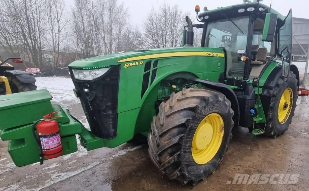 John Deere 8345R الجرارات