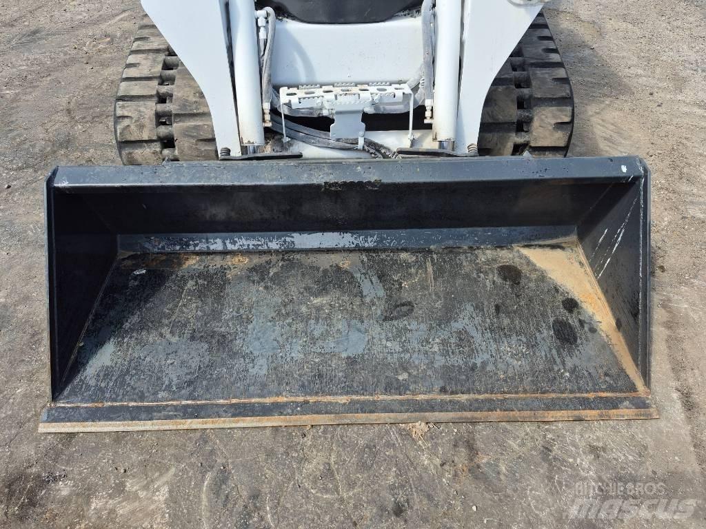 Bobcat T 590 لوادر انزلاقية التوجيه