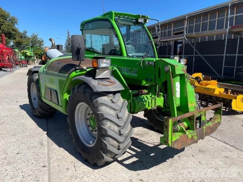 Merlo TF 42.7 لوادر بعجل
