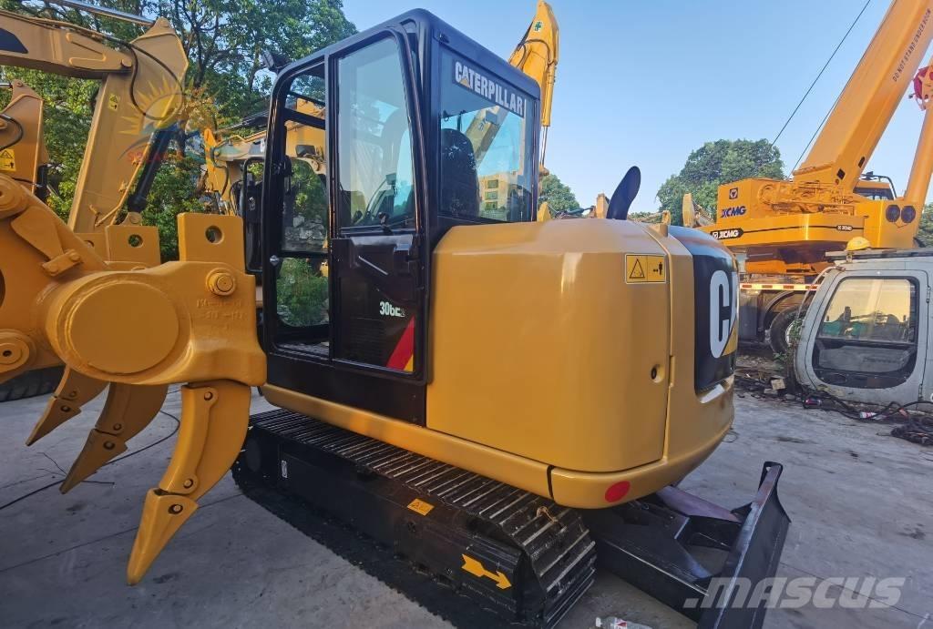 CAT 306E2 حفارات زحافة