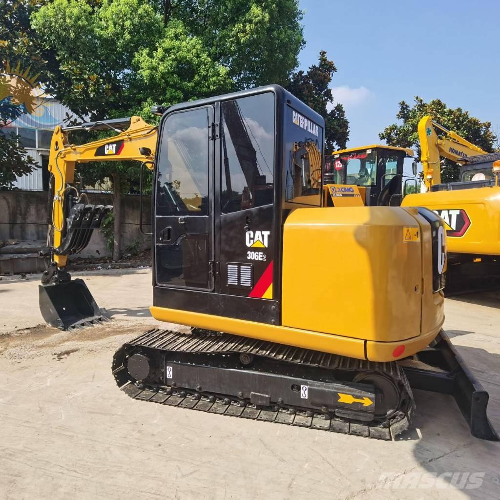 CAT 306E2 حفارات زحافة