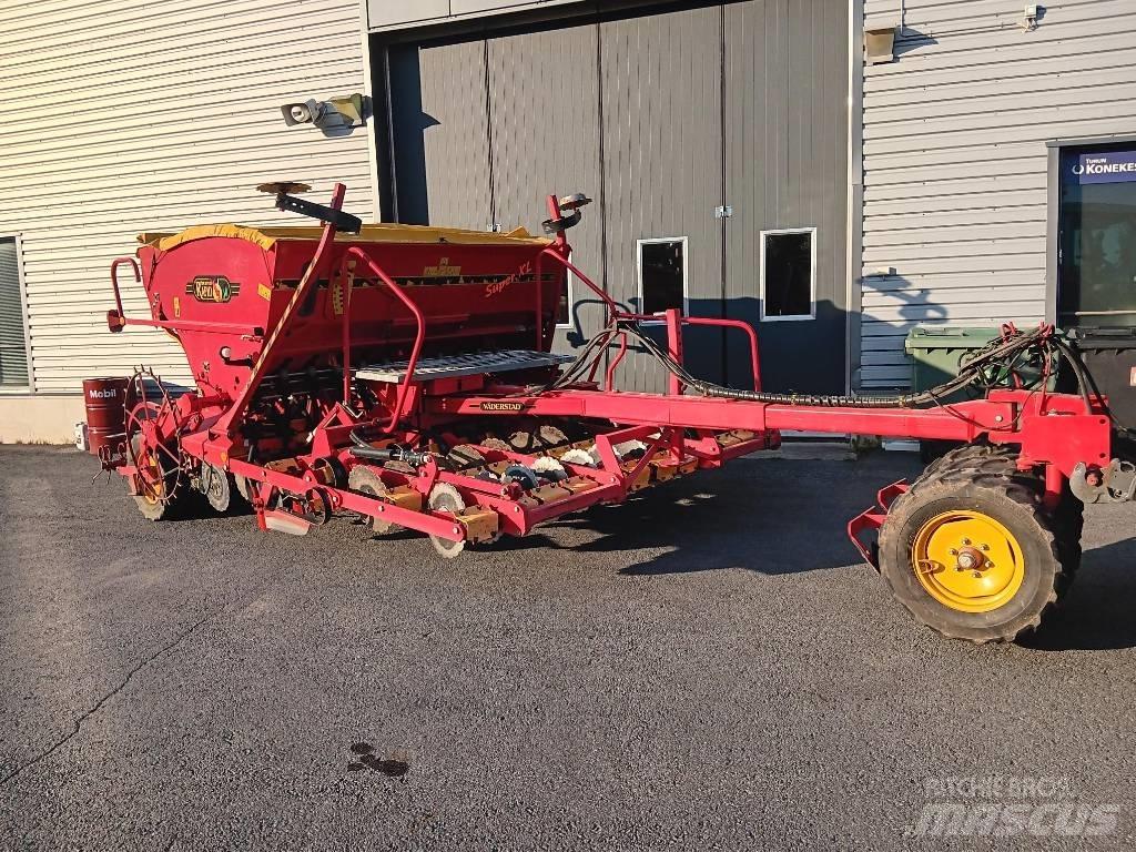 Väderstad Rapid 300C مثاقيب مدمجة