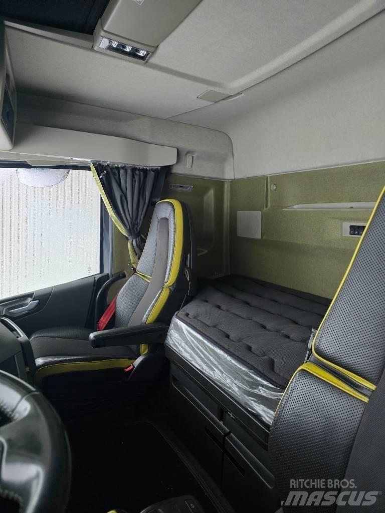Volvo FH 16 750 شاحنات قلابة