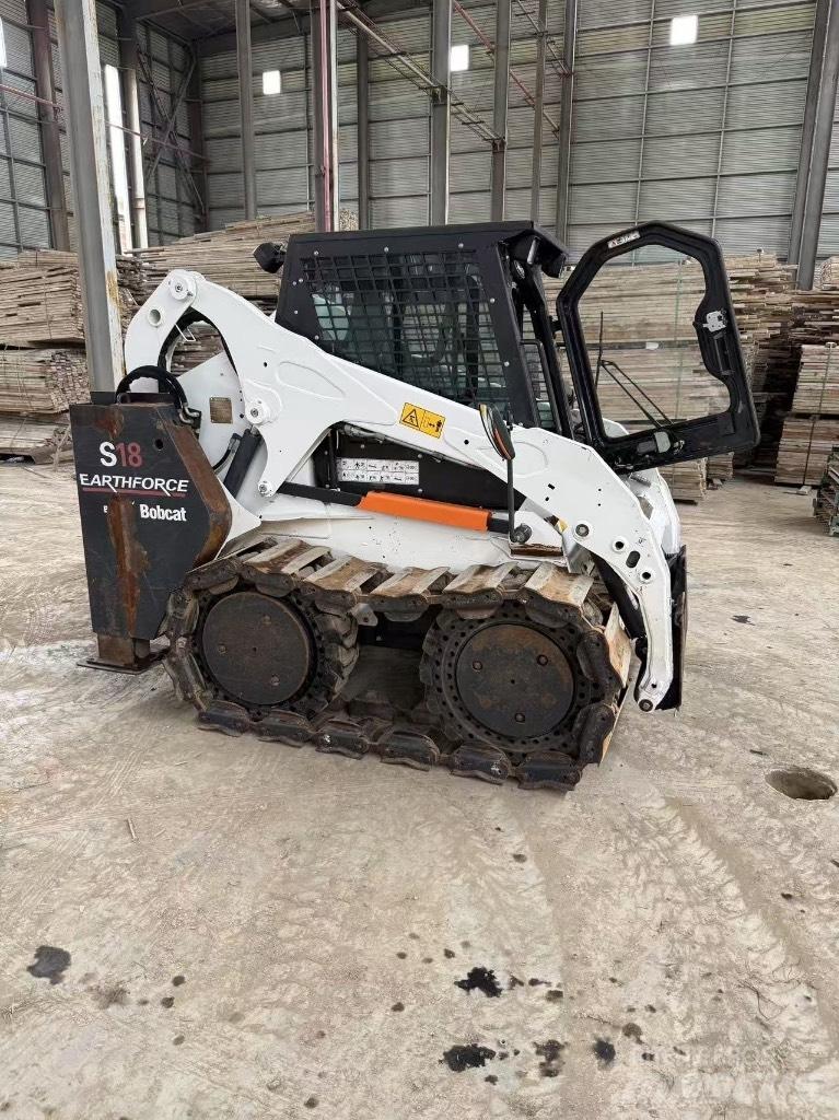 Bobcat S 18 لوادر انزلاقية التوجيه