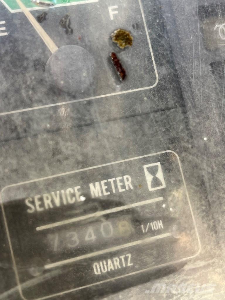 Hitachi EX 200-1 حفارات زحافة