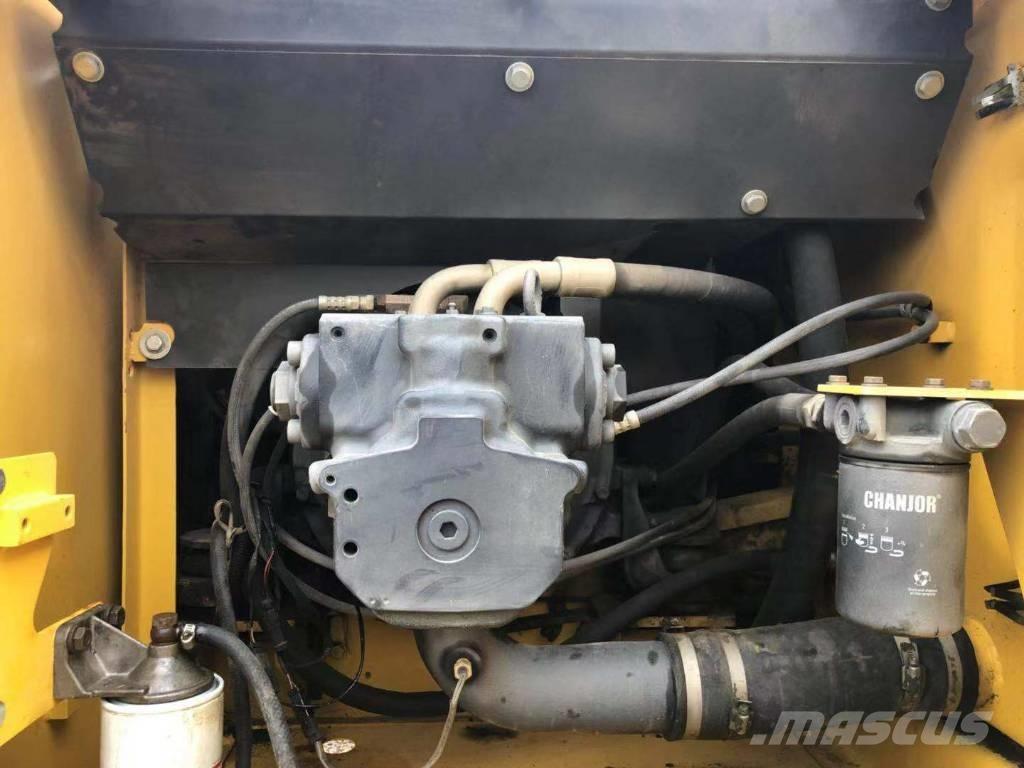 Komatsu pc200-7 حفارات زحافة