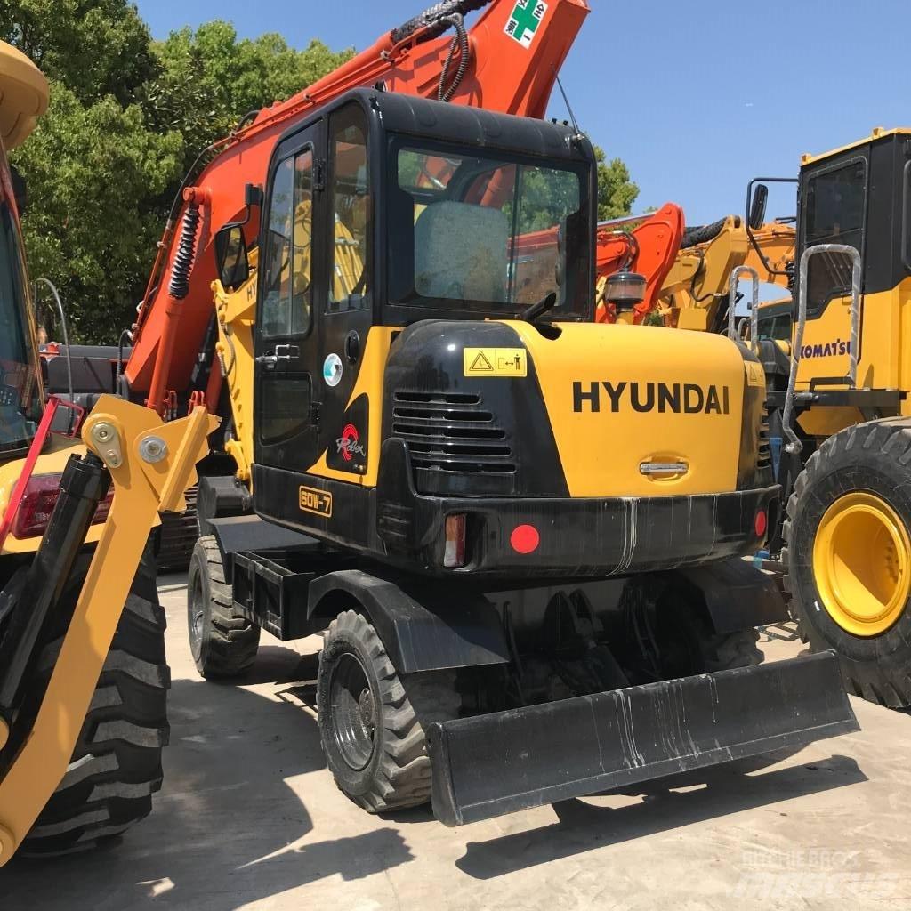 Hyundai 60 W حفارات بعجل