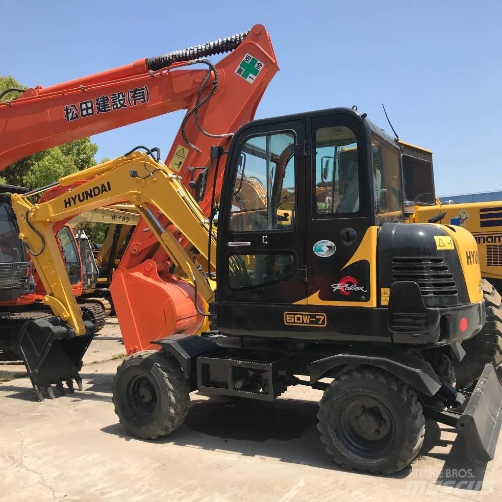 Hyundai 60 W حفارات بعجل