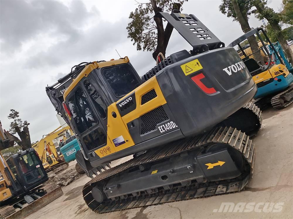 Volvo EC 140 D حفارات زحافة