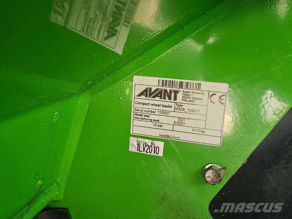 Avant 528 لوادر صغيرة