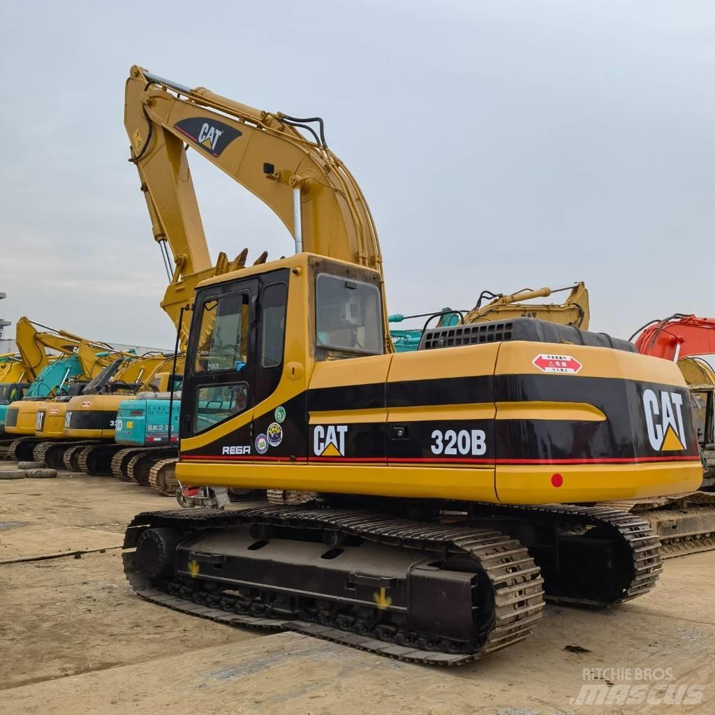 CAT 320 B حفارات زحافة