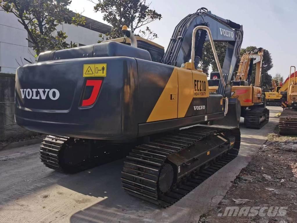 Volvo EC 210 B LC حفارات زحافة