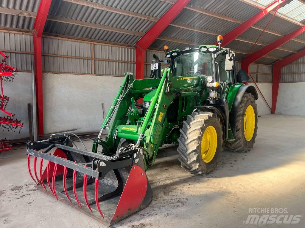 John Deere 6120 M الجرارات