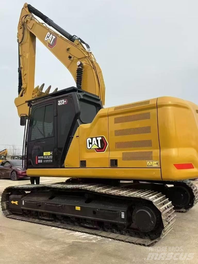 CAT 323GC حفارات زحافة