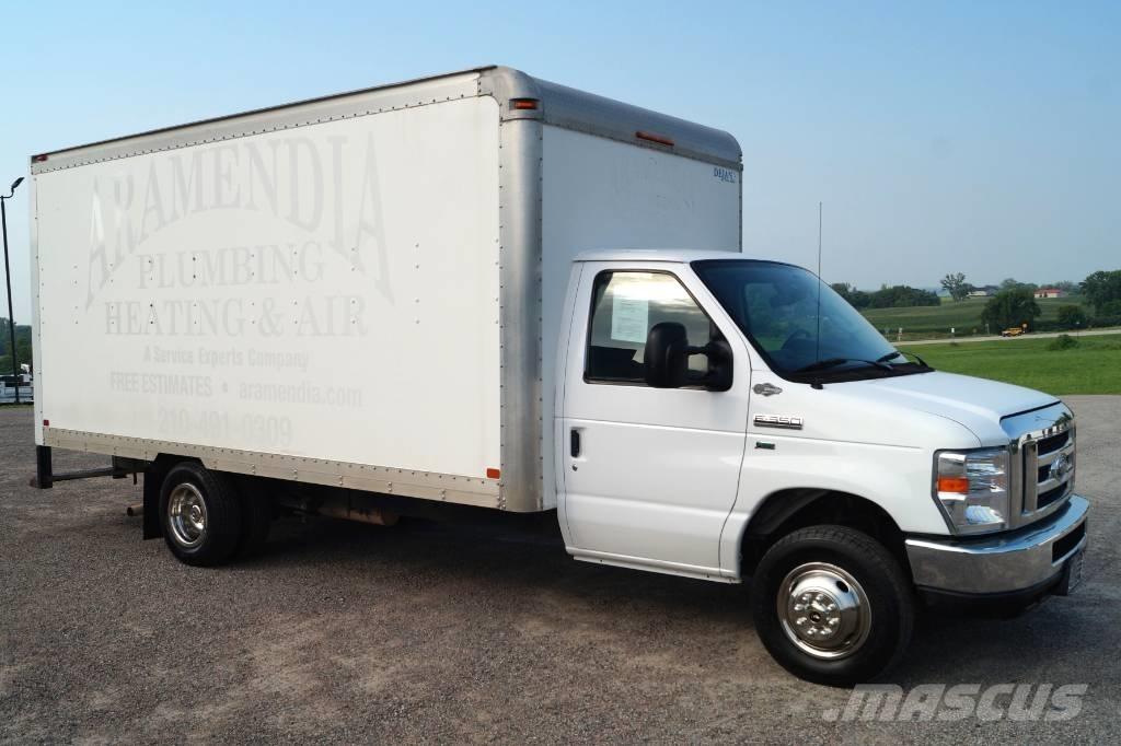 Ford E 350 SD شاحنات ذات هيكل صندوقي