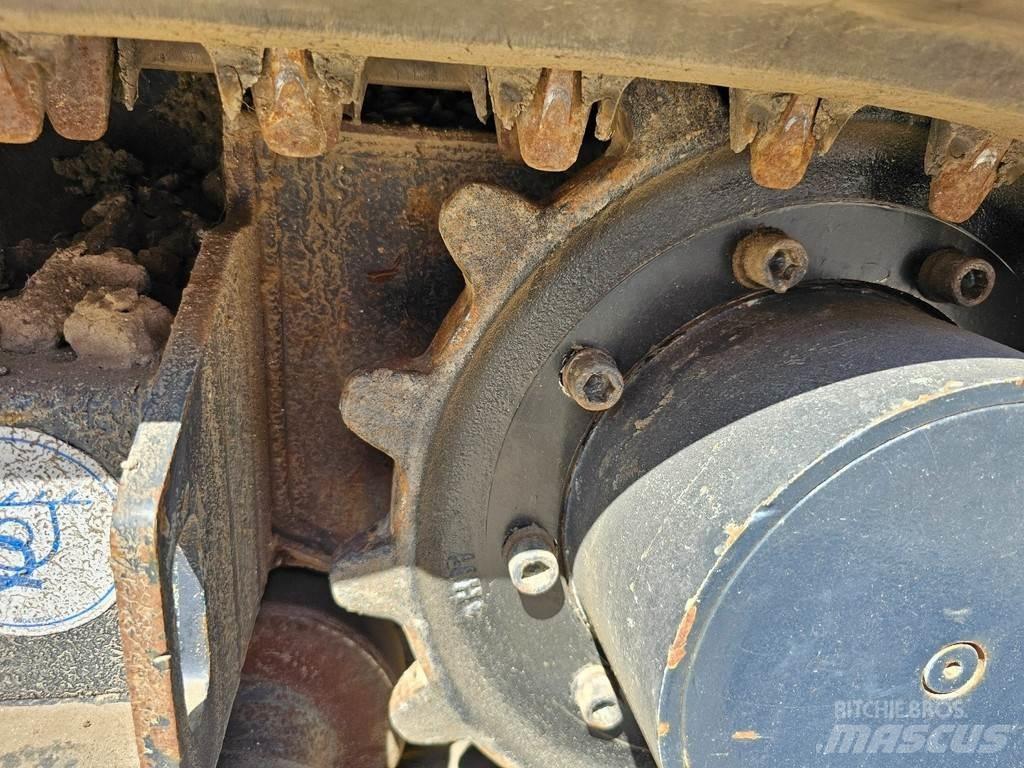 Kubota KC250HR-4 عربات نقل قلابة مجنزرة