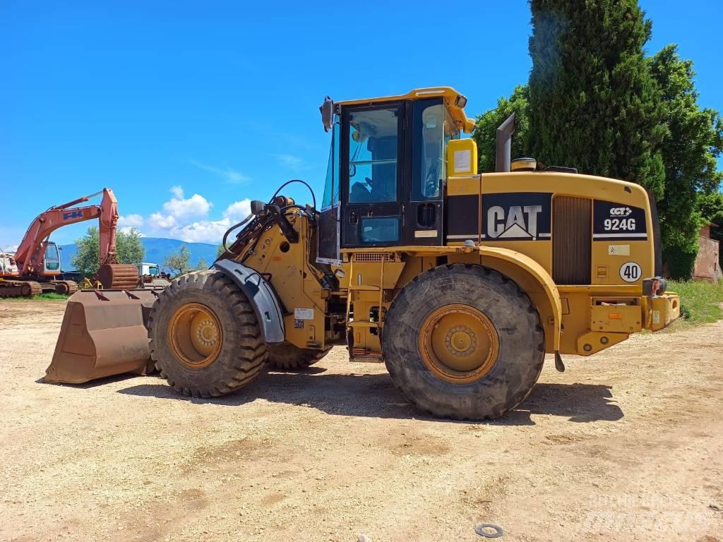 CAT 924 G لوادر بعجل