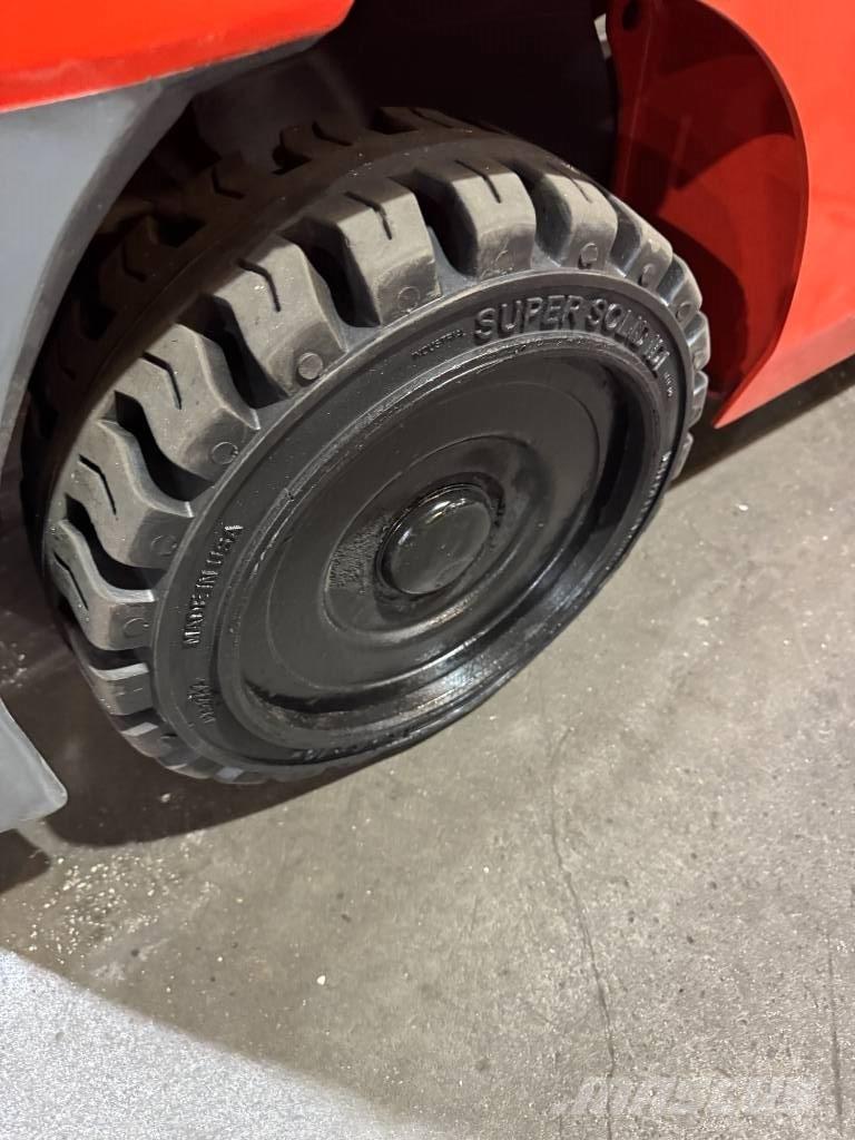 Toyota 8 FGCU 30 شاحنات ذات رافعات شوكية - أخرى