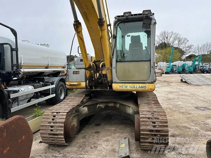 New Holland E215B حفارات خاصة
