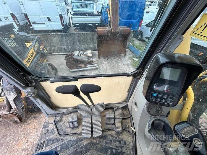 New Holland E215B حفارات خاصة
