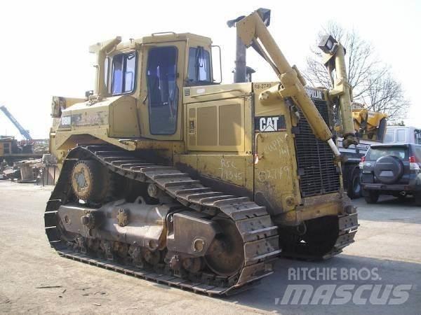 CAT D8N بلدوزرات مجنزرة