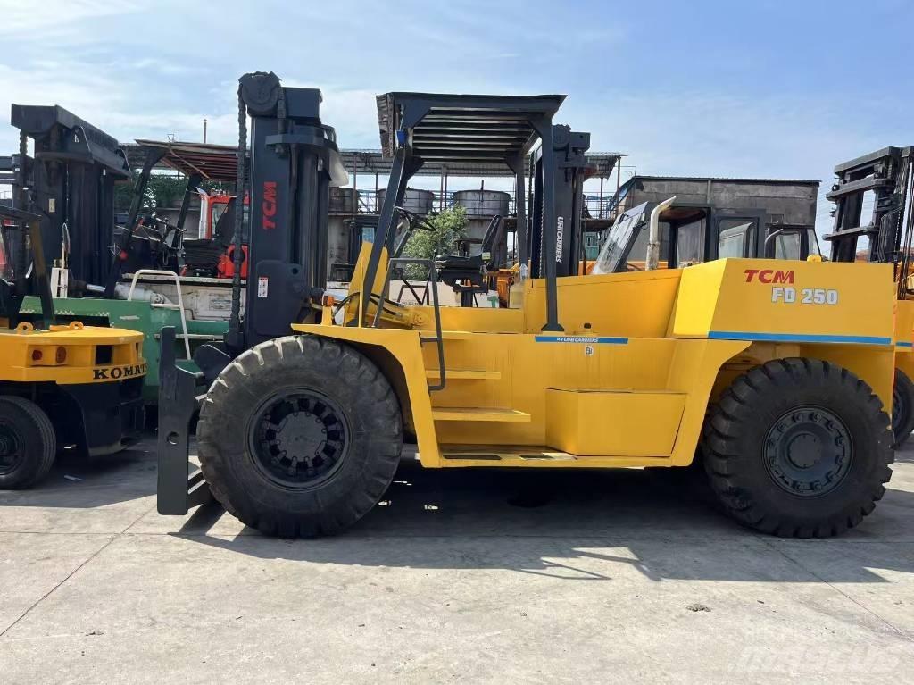 TCM FD 25 شاحنات الديزل