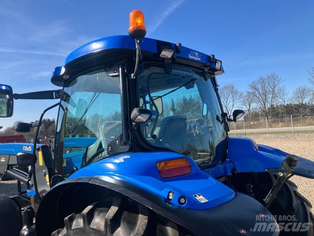 New Holland TS 115 A الجرارات