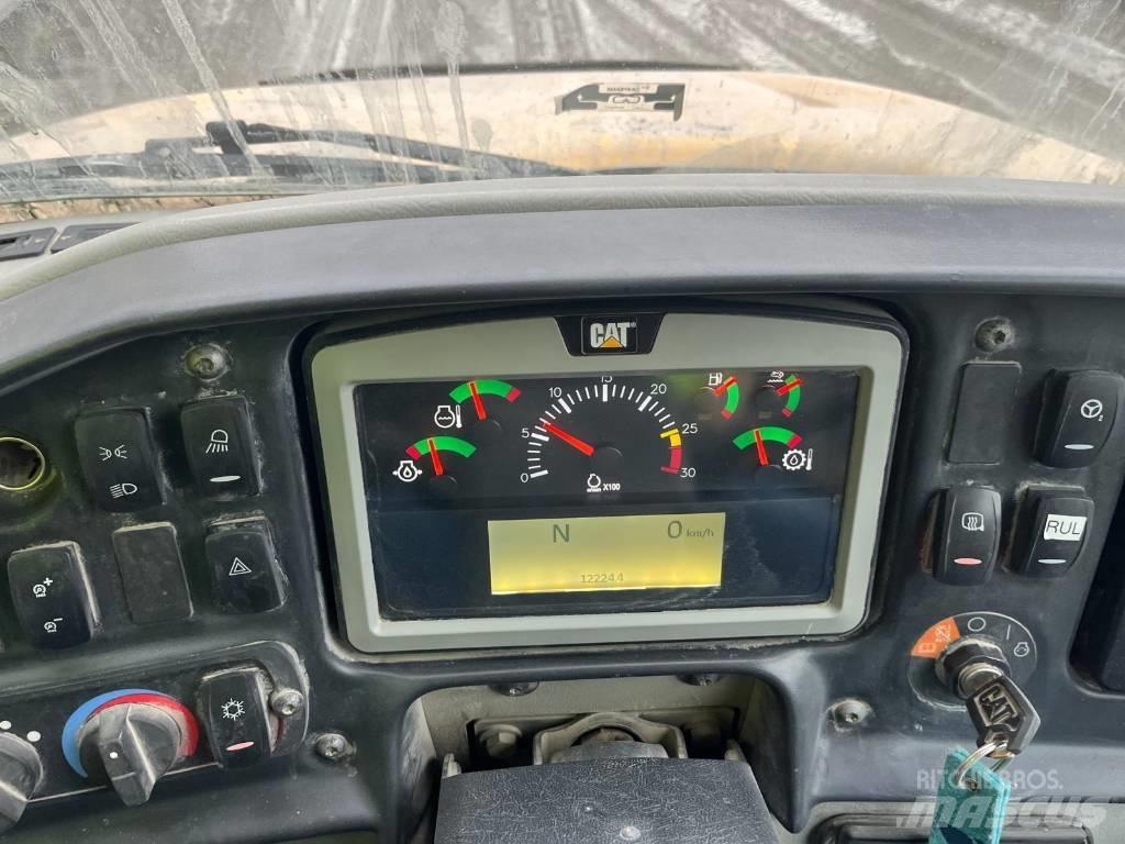 CAT 730 C ساحبات مفصلية