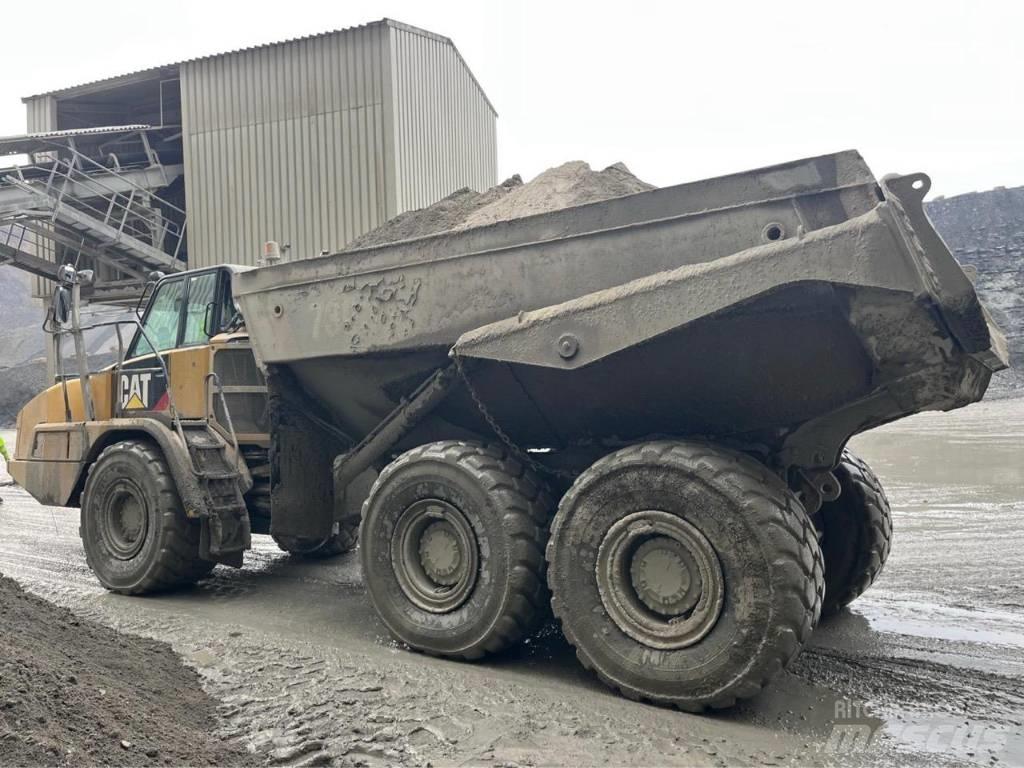 CAT 730 C ساحبات مفصلية