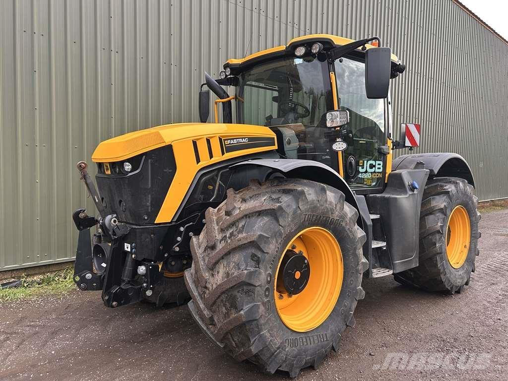 JCB Fastrac 4220 الجرارات