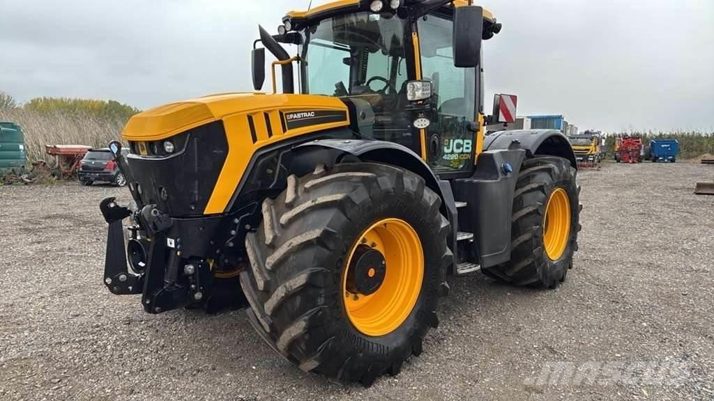 JCB Fastrac 4220 الجرارات