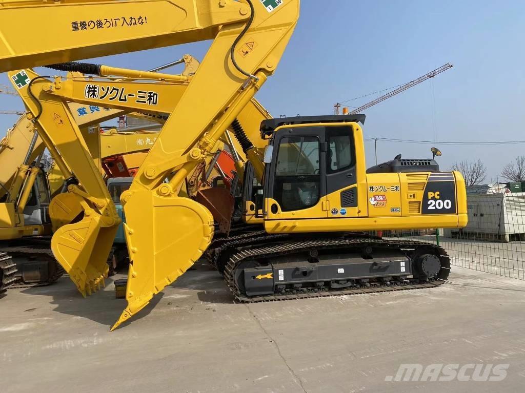 Komatsu pc200-8 حفارات زحافة
