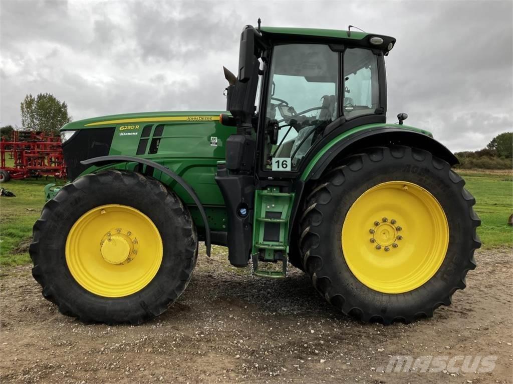 John Deere 6230R الجرارات