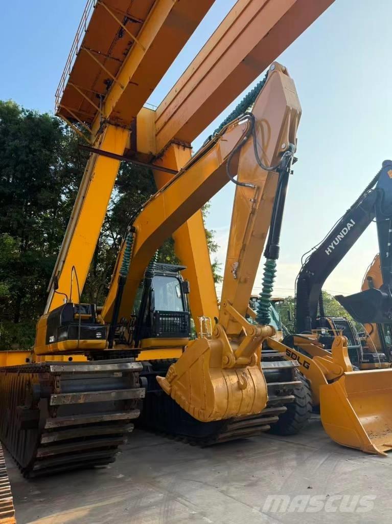 CAT 320D2 الحفارات البرمائية