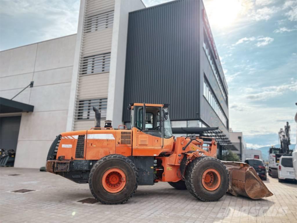 Doosan DL 300 لوادر بعجل